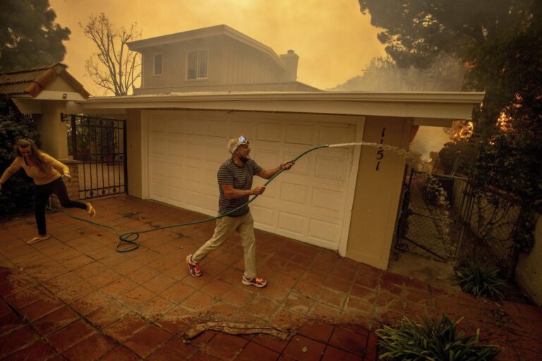 California_Wildfires_04506_s1440x960.jpg