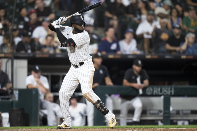 chicago-white-sox-outfielder-luis-robert-jr.jpg