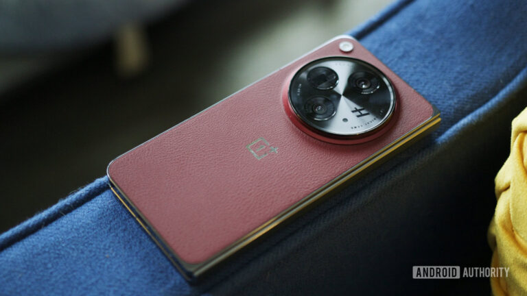 oneplus-open-red-back-close-up.jpg